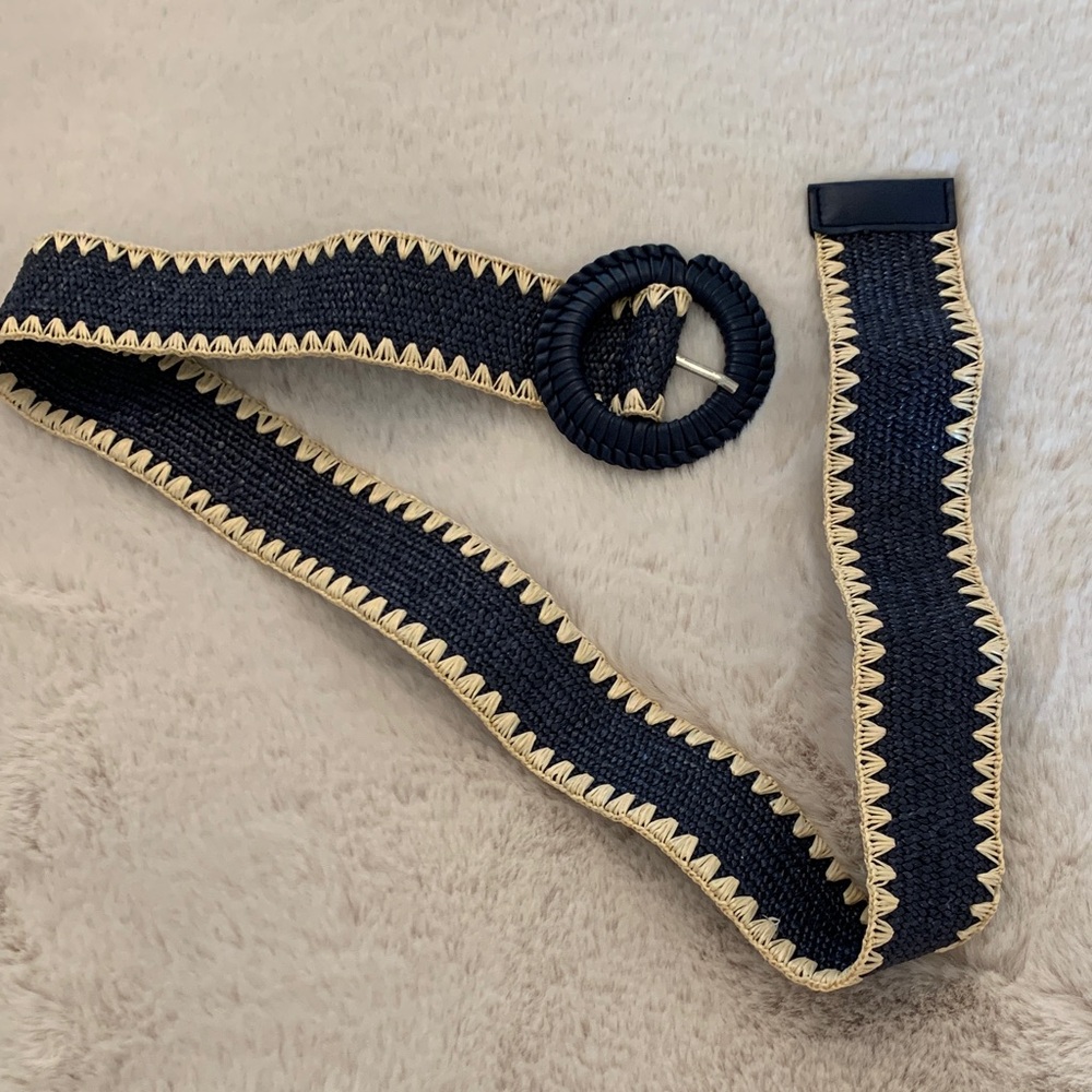 Raffia/Elastic Woven Navy & Natural Trim Round Buckle Belt